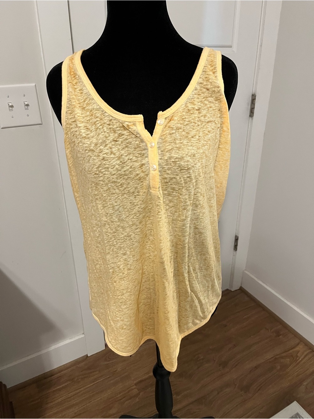 Women's American Eagle Henley Tank Top Size Medium